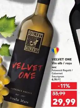 Kaufland VELVET ONE Vin alb / roșu sec Ofertă