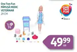 Auchan One Two Fun Păpușă medic veterinar Ofertă