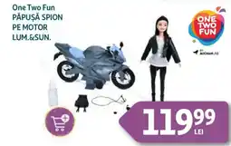 Auchan One Two Fun Păpușă spion pe motor lum.&sun. Ofertă