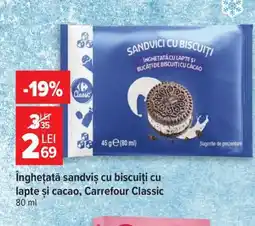 Carrefour Înghețată sandviș cu biscuiți cu lapte și cacao, Carrefour Classic Ofertă