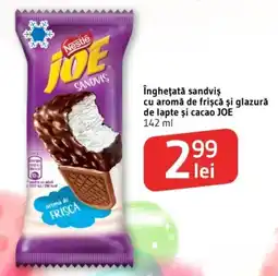 Supeco îngheţată sandvis cu aromă de frișcă şi glazurǎ de lapte şi cacao JOE Ofertă