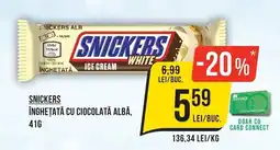 Mega Image Snickers inghetata cu ciocolata alba Ofertă