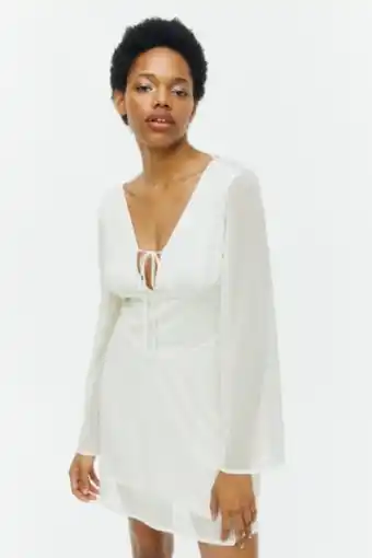 H&M V-ringad klänning i mesh erbjuda