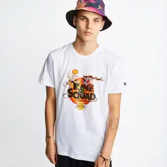 Foot Locker New era nba space jam shortsleeve erbjuda