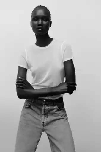 ZARA Fine cotton t-shirt erbjuda