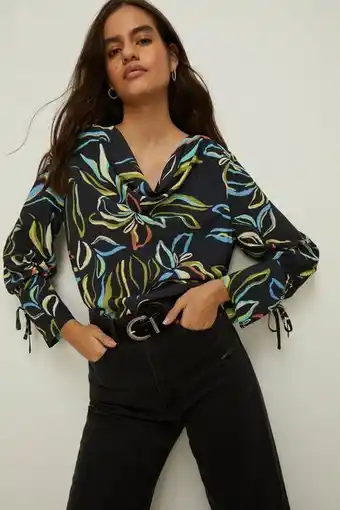 Oasis Leafy floral long sleeve cowl neck top erbjuda