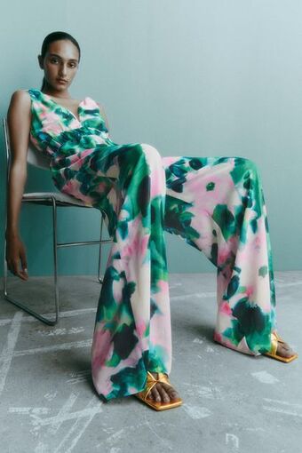 ZARA Floral print jumpsuit erbjuda
