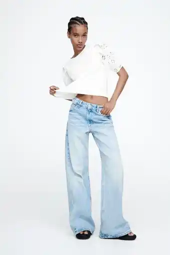 ZARA Contrast t-shirt erbjuda