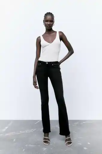 ZARA Zw the low rise slim bootcut jeans erbjuda