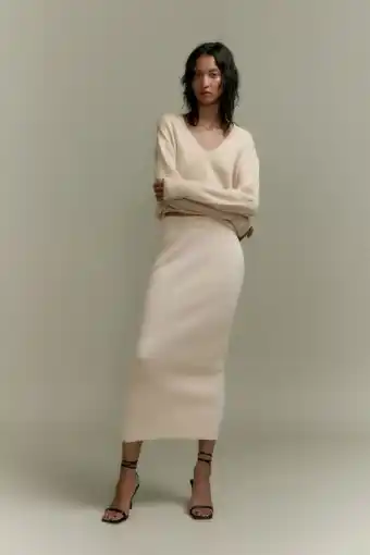 ZARA Extra soft 100% wool sweater erbjuda