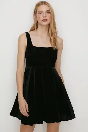 Oasis Velvet corset skater mini dress erbjuda