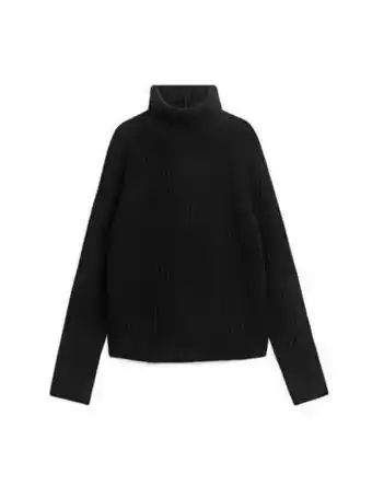ARKET High neck cashmere blend jumper erbjuda