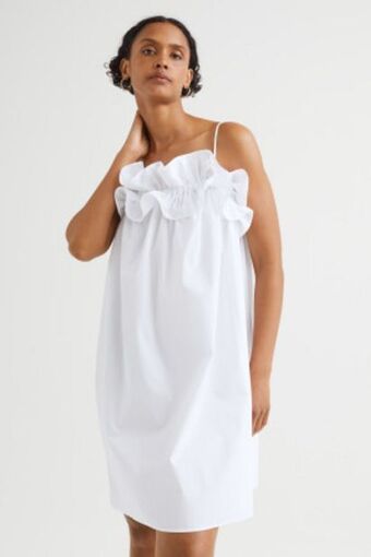H&M Klänning med volanger erbjuda