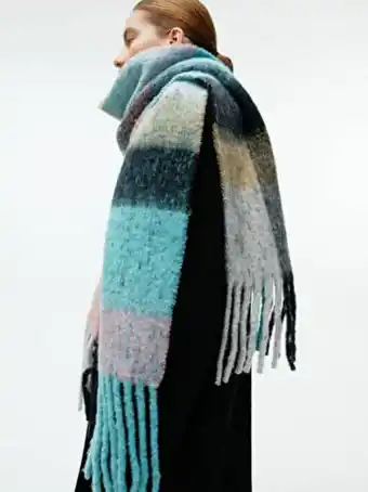 ARKET Wool blend scarf erbjuda