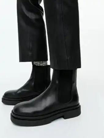 ARKET Chunky chelsea boots erbjuda