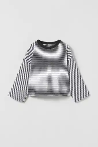ZARA T-shirt with contrast stripes erbjuda
