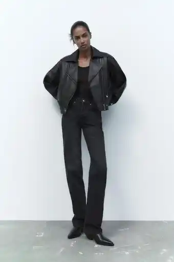 ZARA The straight-leg zw jeans erbjuda