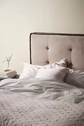 Jotex Clifton sänggavel 180 cm erbjuda