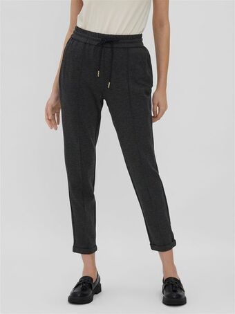 Vero Moda Lös passform medelhög midja uppvikta fållar byxor erbjuda