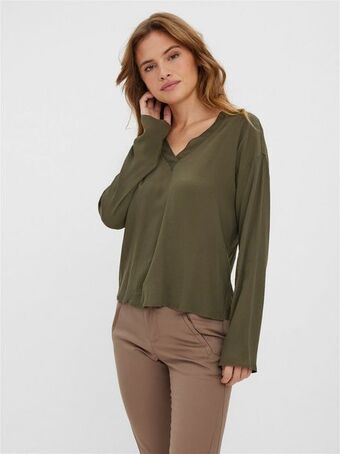 Vero Moda Normal passform v-ringning topp erbjuda