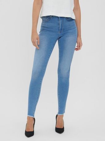 Vero Moda Skinny fit jeans erbjuda