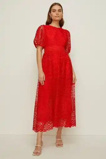 Oasis Petite premium lace midi dress erbjuda