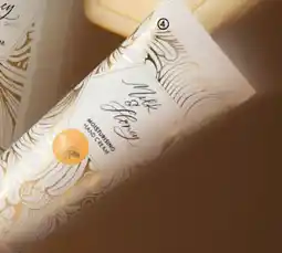 Oriflame Milk & Honey Gold Moisturising Hand Cream erbjuda