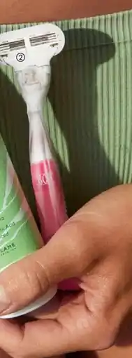 Oriflame Soothing Reusable Razor with Aloe Vera erbjuda