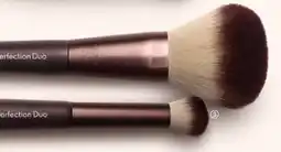 Oriflame Complexion Perfection Duo Brush erbjuda