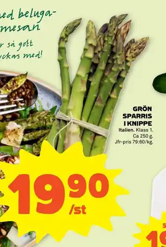 Grön sparris i knippe