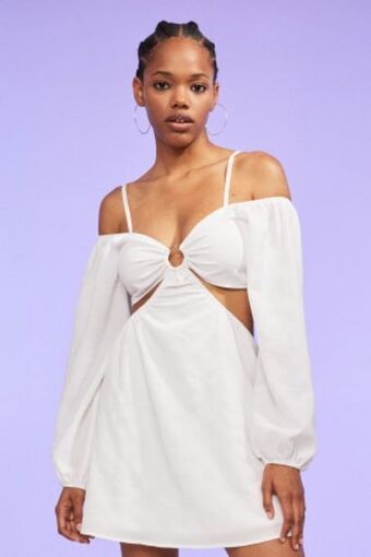 H&M Kort cut out-klänning erbjuda