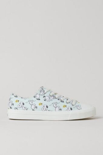 H&M Patterned sneakers offer