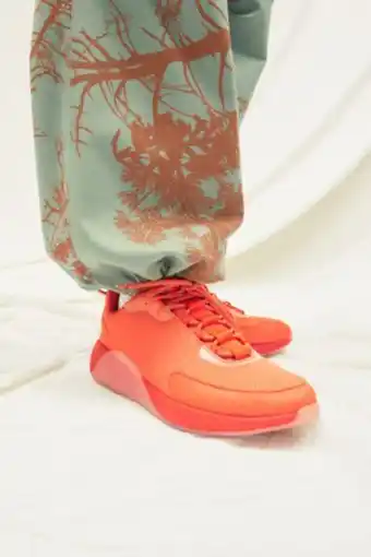 Mesh sneakers