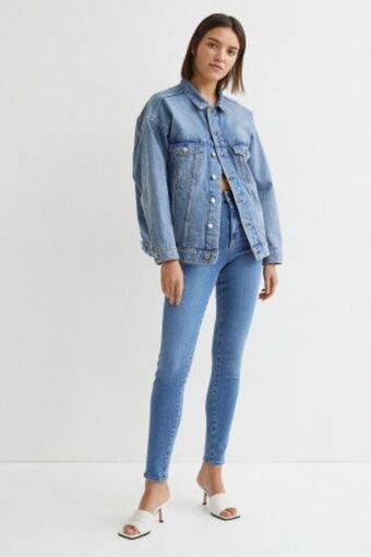 H&M Shaping high jeans offer