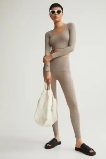 H&M Seamless ribbed leggings offer