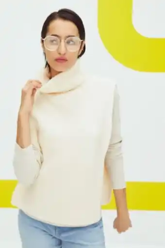Knit turtleneck collar