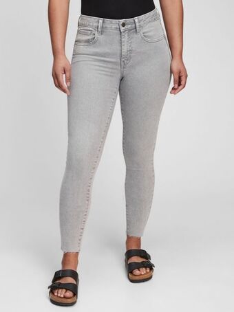 Gap Mid rise universal jegging with washwell offer