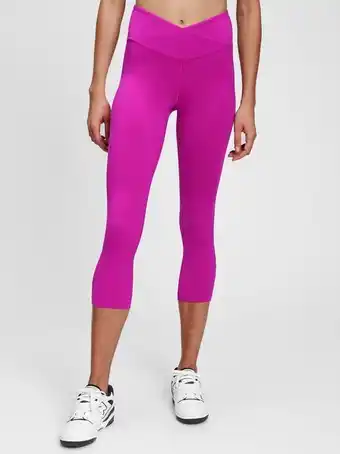 Gap Gapfit sky high rise crossover capri leggings in eclipse offer