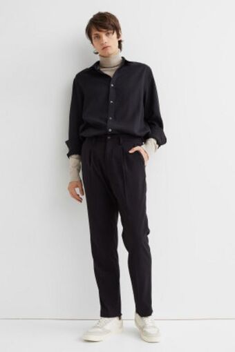 H&M Regular fit pants offer
