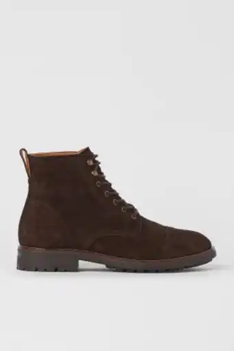 Suede boots