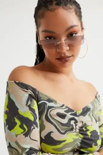 H&M Ribbed off-the-shoulder top offer