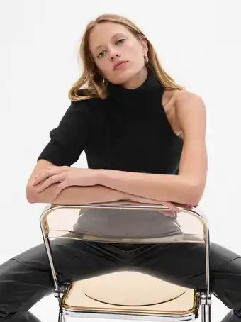 Gap One-shoulder turtleneck sweater offer