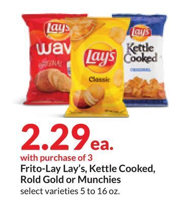 Hy-Vee Frito-lay lay's, kettle cooked, rold gold or munchies offer
