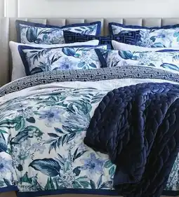 JC Penney Liz Claiborne Eloise 3-Pc. Full/Queen Comforter Set offer