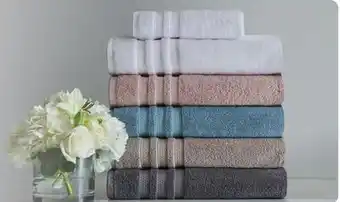 JC Penney Liz Claiborne Luxury Egyptian Cotton Loops Bath Towel offer