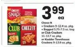 Safeway Cheez-it, Club, or Keebler Townhouse Crackers offer