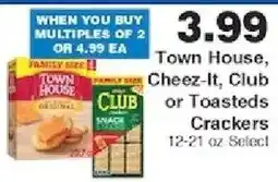 Piggly Wiggly Town House, Cheez-It, Club or Toasted Crackers offer