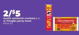 Hy-Vee Austin sandwich crackers or Pringles party stack offer