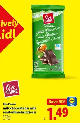 Lidl Fin Carré milk chocolate bar with roasted hazelnut pieces offer