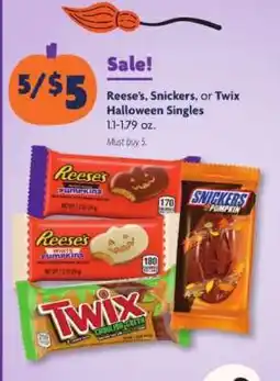 Family Dollar Reese's, Snickers, or Twix Halloween Singles offer